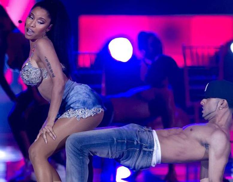 Nicki Minaj con Anaconda   colpisce ancora nel segno, infiammando la platea. (foto Reuters)